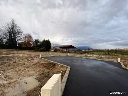 terrain 571 m² moirans