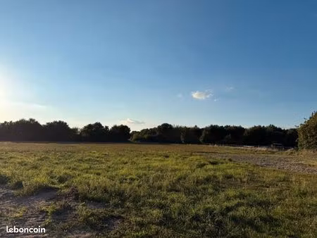 terrain 735 m² savonnieres