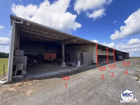 batiment 1 pièce 205 m²