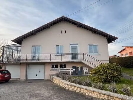grande maison familiale avec jardin  piscine et 2 garages