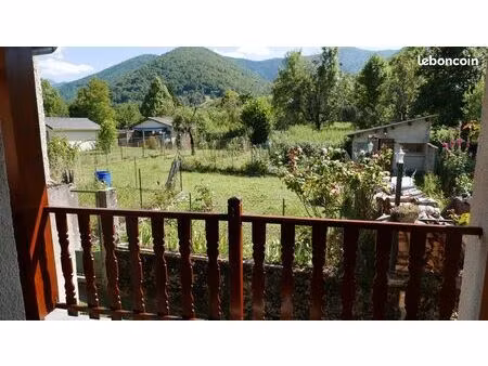 maison à vendre dans le centre du village de massat