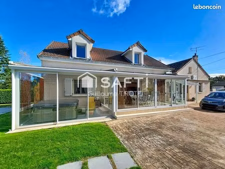 villa 7 pièces 246 m²