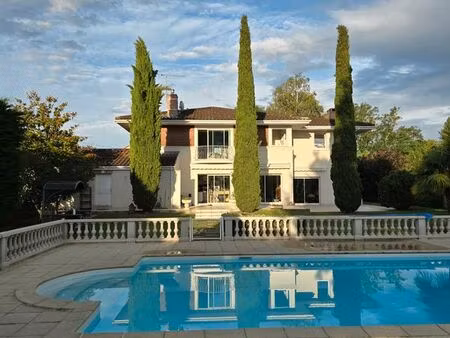 villa 270m² avec piscine