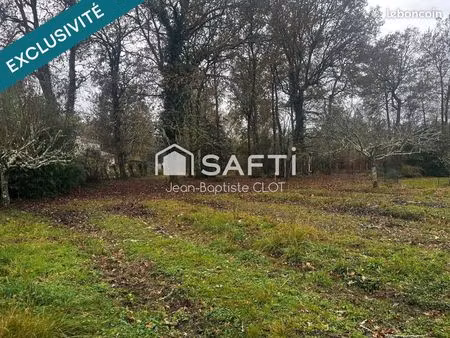 terrain 1692 m² roaillan