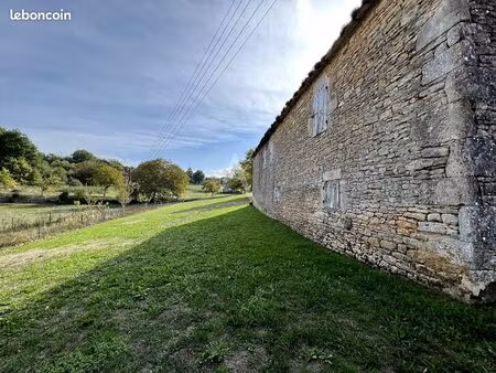 bâtiment 1 pièce 100 m²