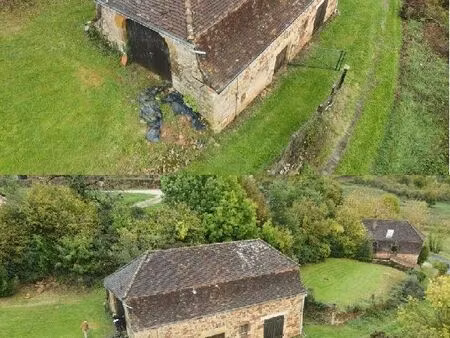 grange en pierre au pied du château de castelnau (prudhomat)