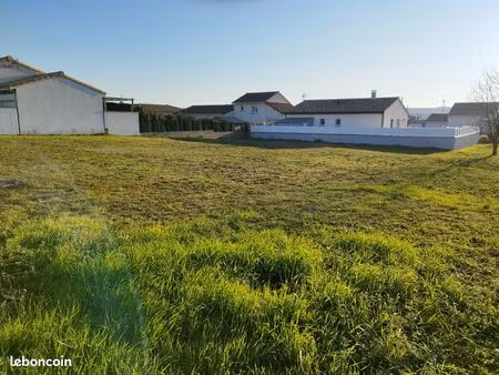 terrain viabilisé 639m²