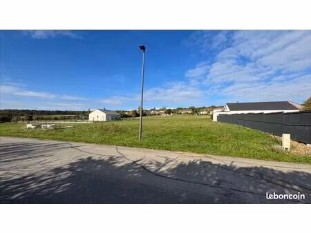 terrain 900 m² soulières