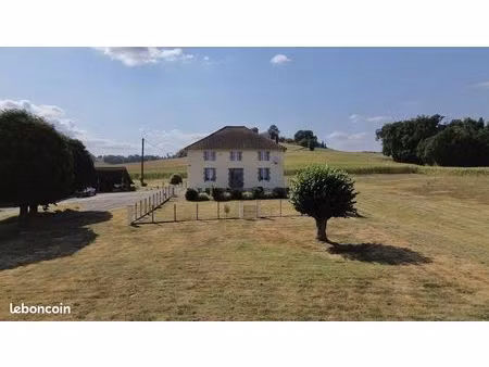 maison 7 pièces 210 m²