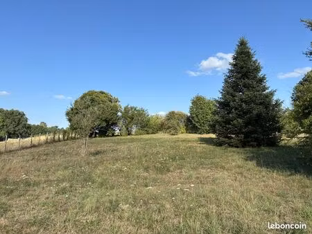 terrain 1 842 m² clerac