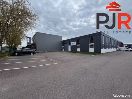 local 730 m² seichamps