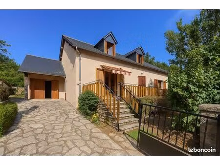 maison 8 pièces 136 m²