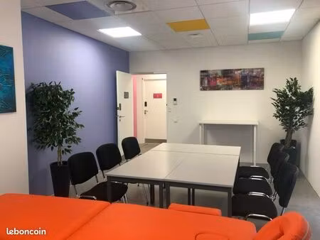 particulier : local professionnel – 96 m² – espace moderne et fonctionnel