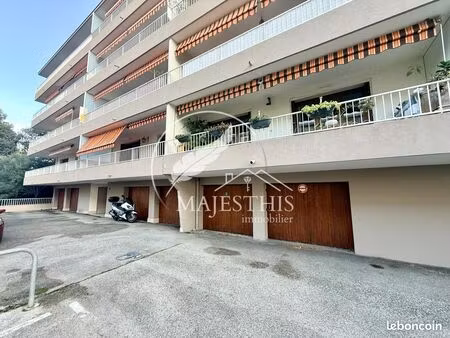 parking/box 14 m² la seyne-sur-mer