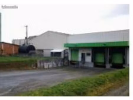 a vendre carentan/tribehou entrepots sur 5000m2 de terrain