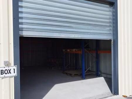 box stockage ..garage 54 m2 a louer