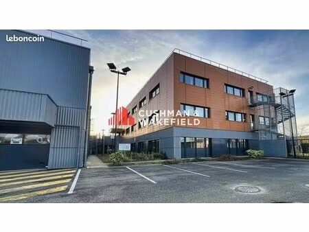 local bureaux 4 436 m²