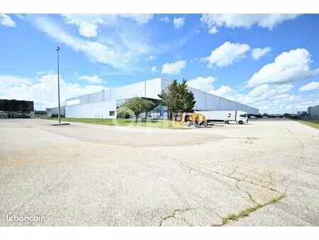 local d'activité 26 428 m²