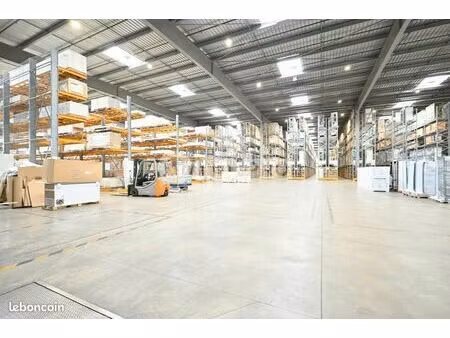 local d'activité 9 280 m²