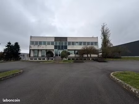 bureaux 1 830 m²