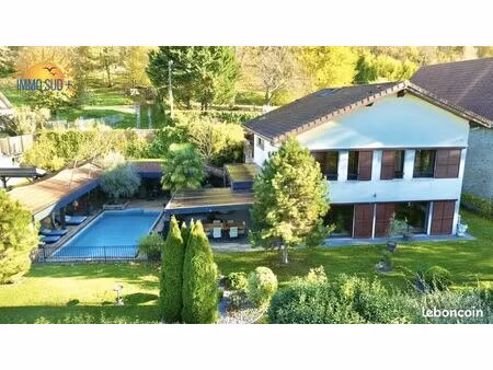 villa 5 pièces 292 m²