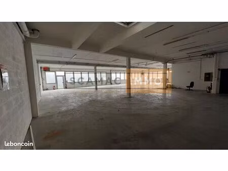 local d'activité 819 m²