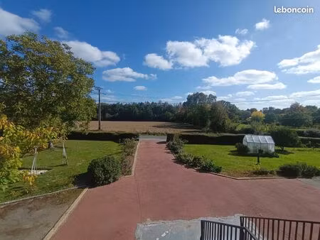 grand-fougeray – maison familiale meublée avec une emprise au sol de 90 m² sur trois étage
