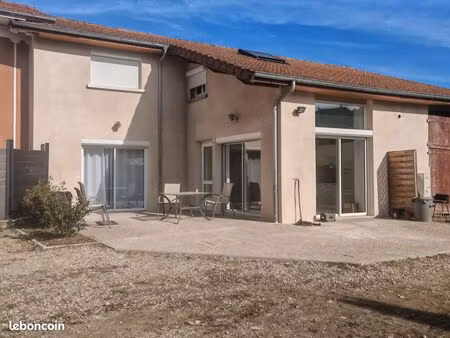 chambre dans maison de village