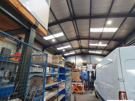 local d'activite 600 m² domene