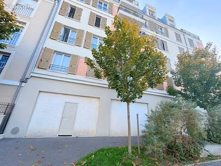 local commercial 60 m²