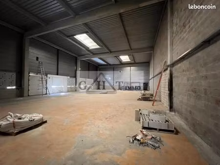 local bureaux 600 m²