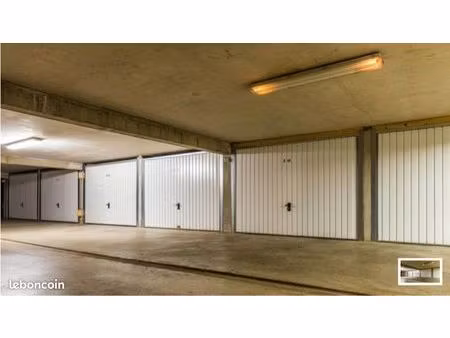 box fermé parking 24m2