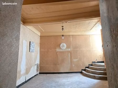 maison de village maury