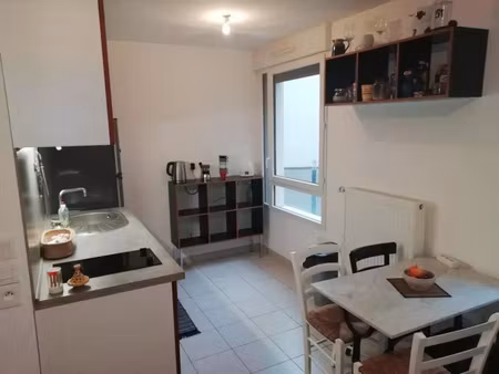 location appartement 1 pièce 26 m² à montreuil (93100)