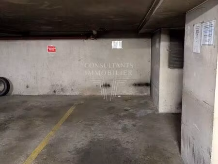 parking/box 1 pièce 10 m²