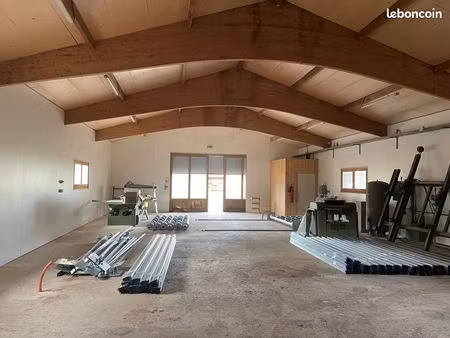 local commercial 260 m² landiras