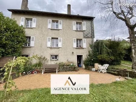 maison 8 pièces 247 m²