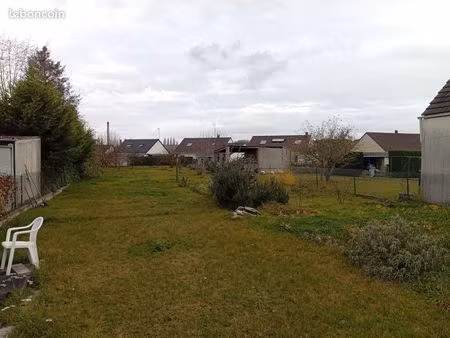 vente maison à rénover sur un grand terrain