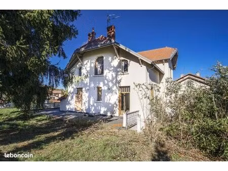 maison 8 pièces 190 m²