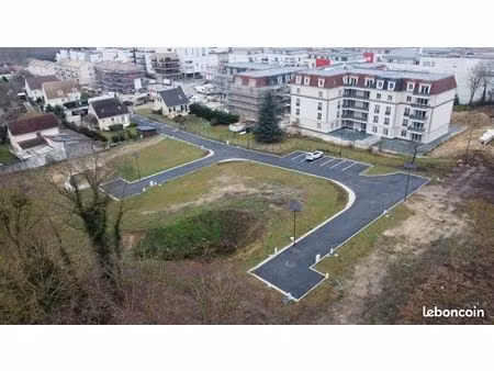 terrain 304 m² eragny