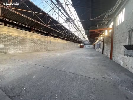 local industriel 1 680 m²
