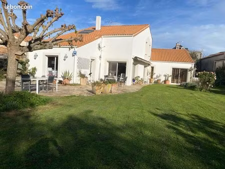 grande maison de bourg