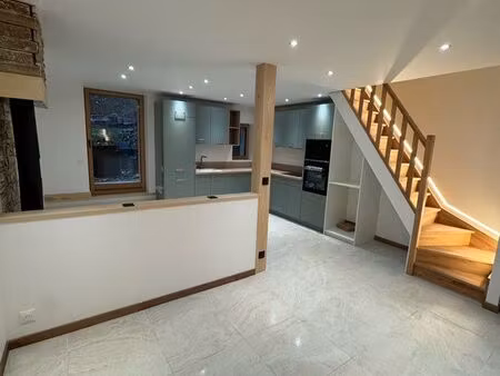 duplex entièrement rénové