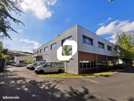 bureaux 268 m²