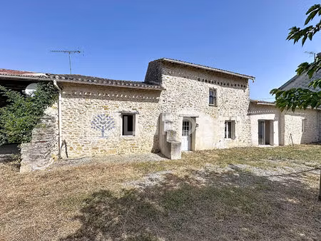 maison en pierre à moncontour 86