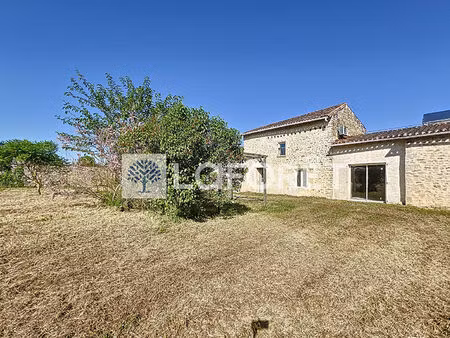 maison en pierre à moncontour 86