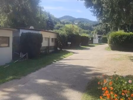 cède caravane / mobil-home sur emplacement au camping amis de la nature