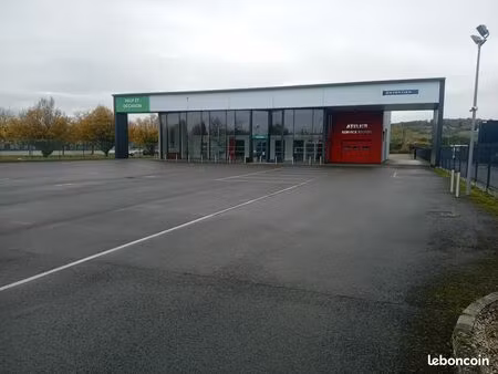 local d'activité 740 m2