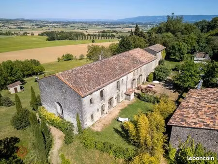 propriété 17 pièces 700 m²