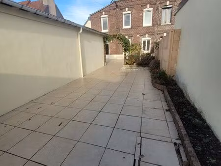 particulier a particulier vend maison 62m2 sans travaux avec grand garage 3 voitures. quar